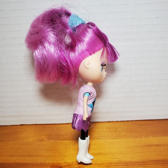 Littlest Pet Shop LPS Pretty in Purple Blythe Doll #B47 Wearing #B52 Outfit - Picture 3 of 5